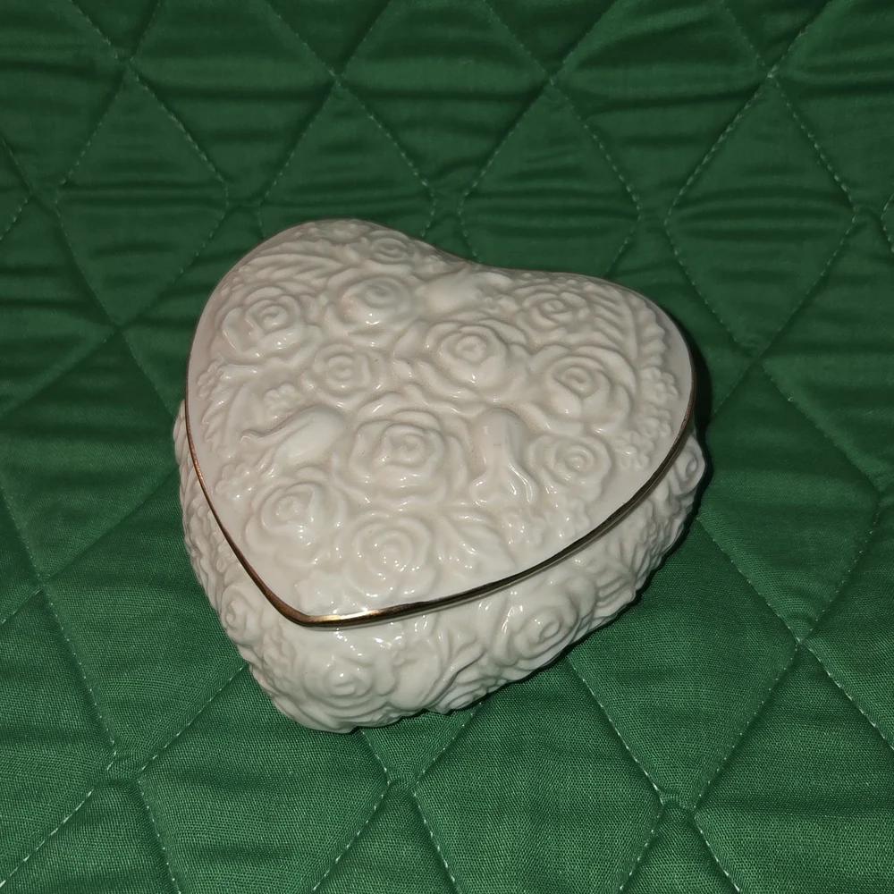 Vintage International Silver Company White Ceramic 3 pc Set